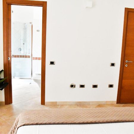 Sunshine Apartment - Appartamento Vicino Al Mare, Cagliari, Sardinia ภายนอก รูปภาพ