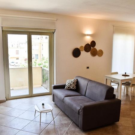 Sunshine Apartment - Appartamento Vicino Al Mare, Cagliari, Sardinia ภายนอก รูปภาพ