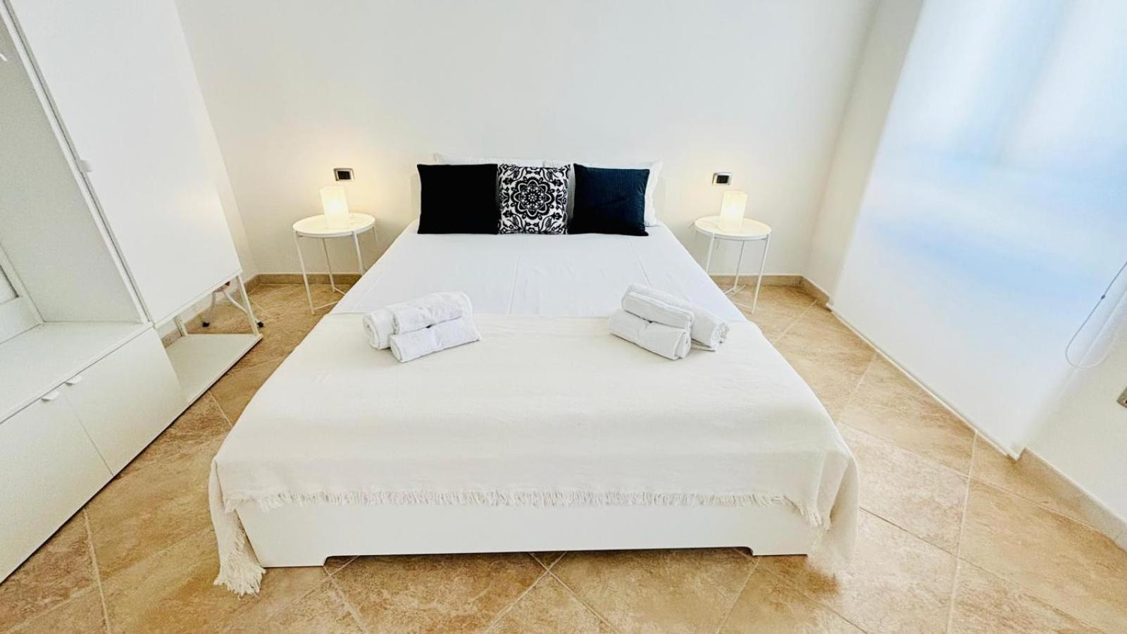 Sunshine Apartment - Appartamento Vicino Al Mare, Cagliari, Sardinia ภายนอก รูปภาพ