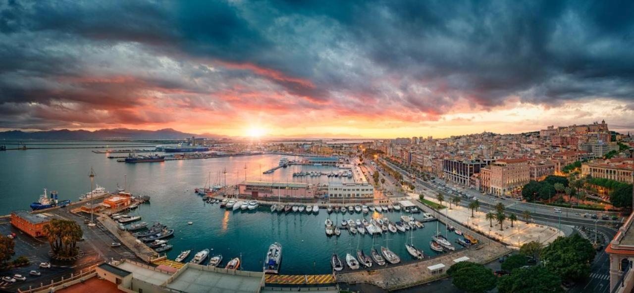 Sunshine Apartment - Appartamento Vicino Al Mare, Cagliari, Sardinia ภายนอก รูปภาพ