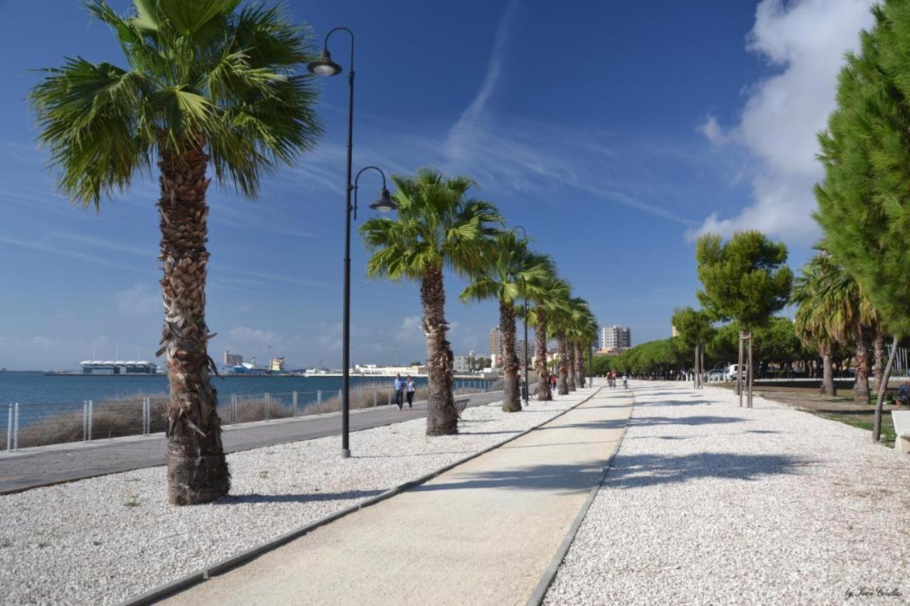 Sunshine Apartment - Appartamento Vicino Al Mare, Cagliari, Sardinia ภายนอก รูปภาพ
