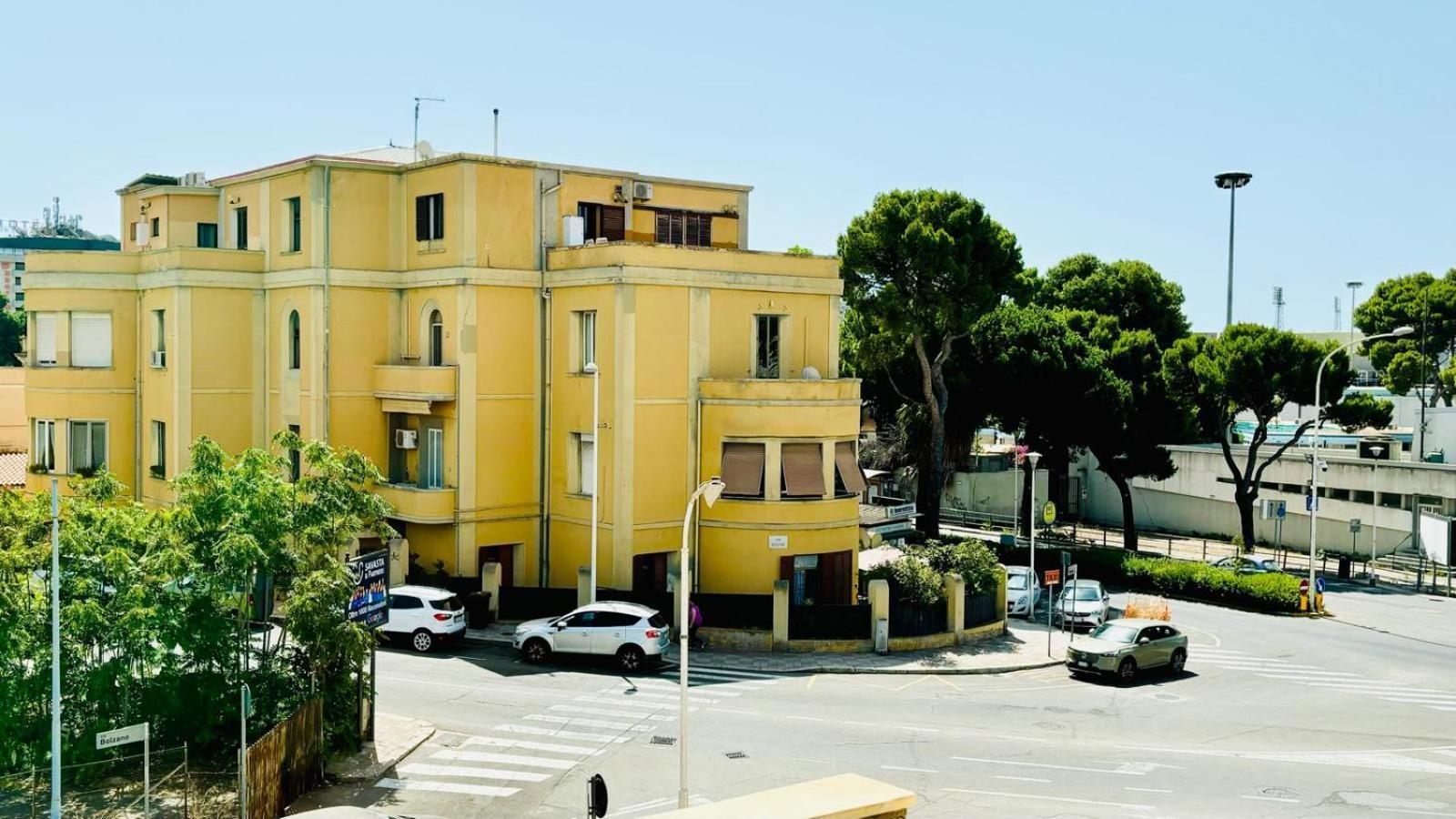 Sunshine Apartment - Appartamento Vicino Al Mare, Cagliari, Sardinia ภายนอก รูปภาพ