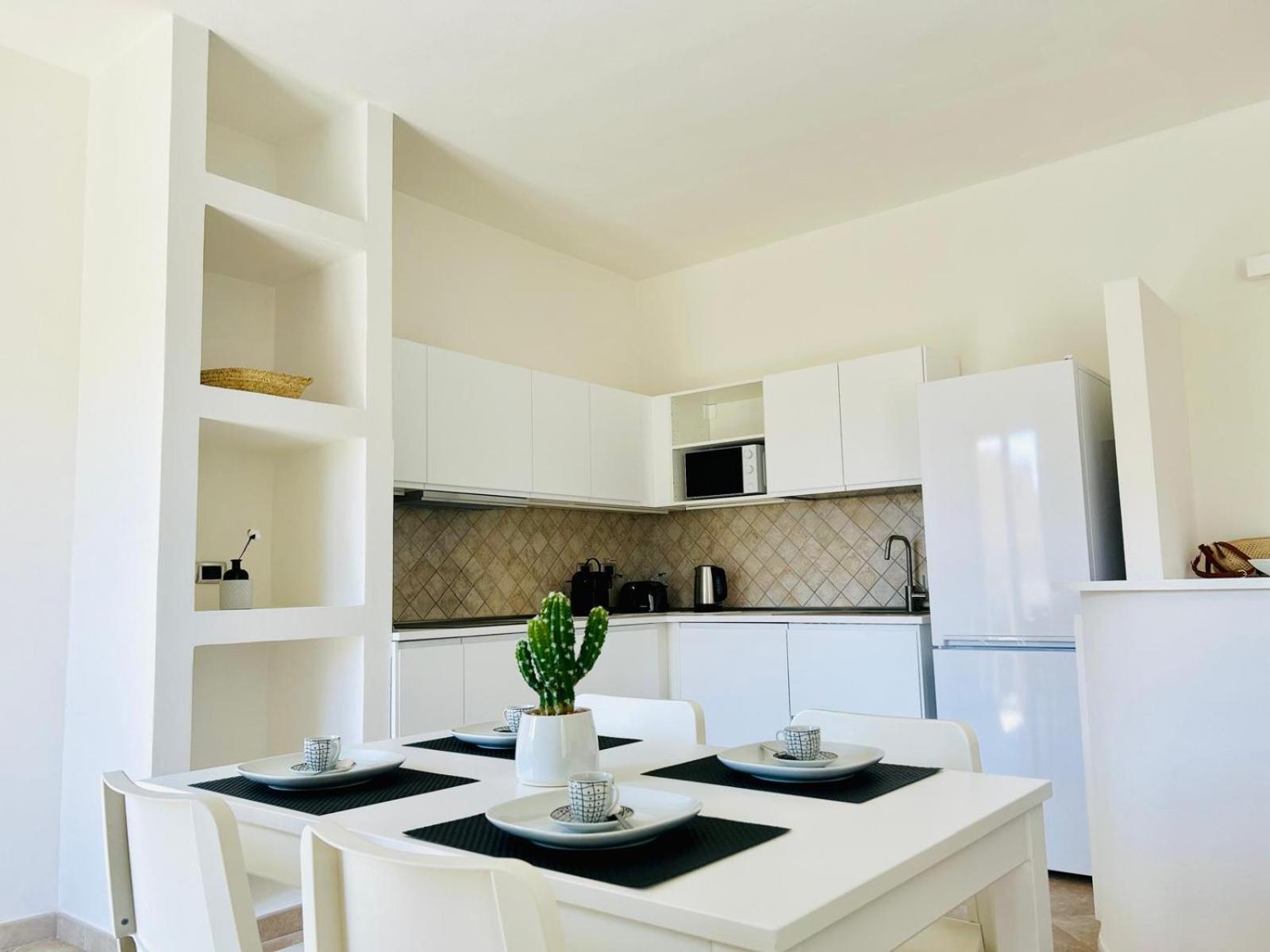 Sunshine Apartment - Appartamento Vicino Al Mare, Cagliari, Sardinia ภายนอก รูปภาพ