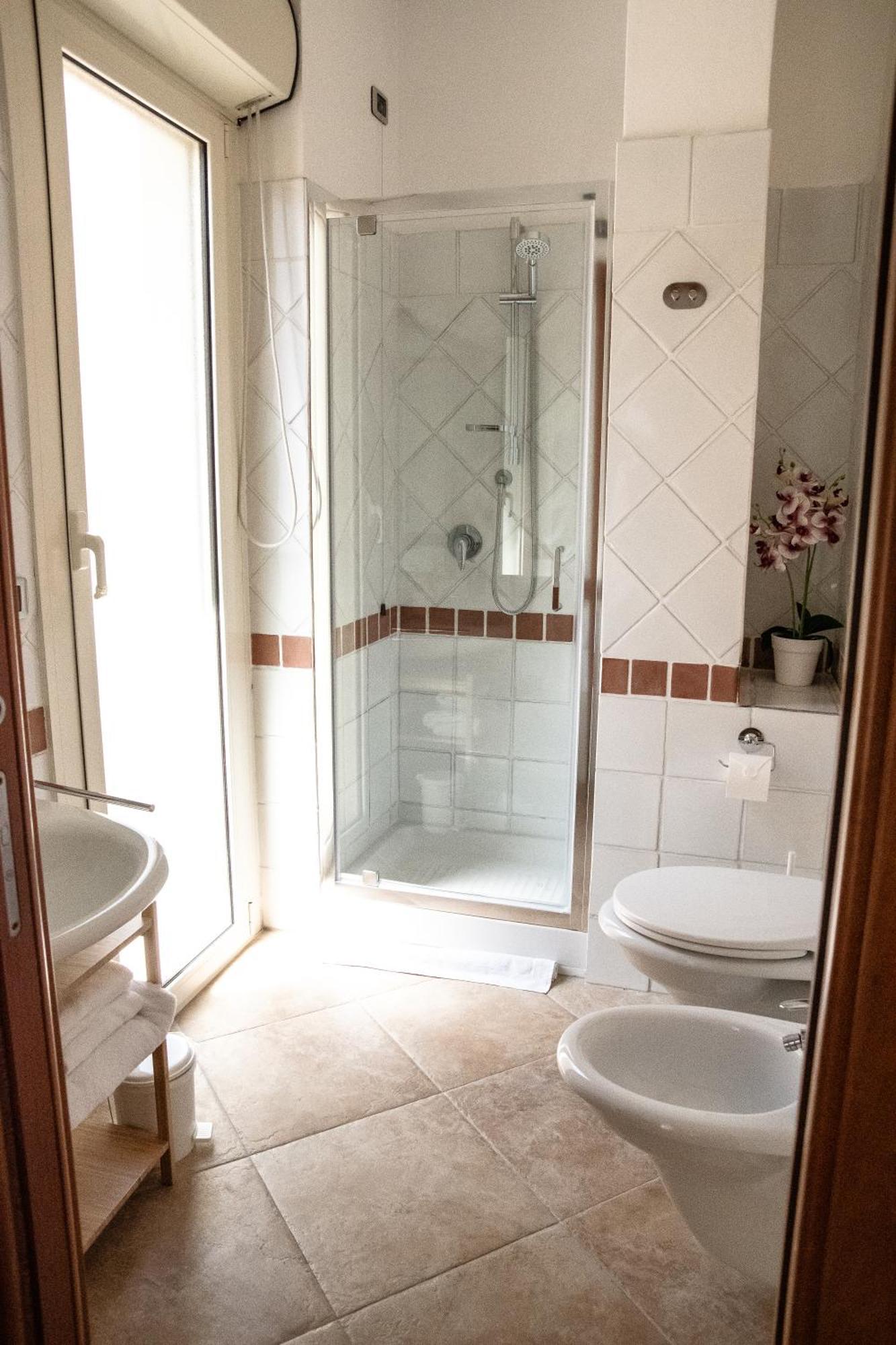 Sunshine Apartment - Appartamento Vicino Al Mare, Cagliari, Sardinia ภายนอก รูปภาพ